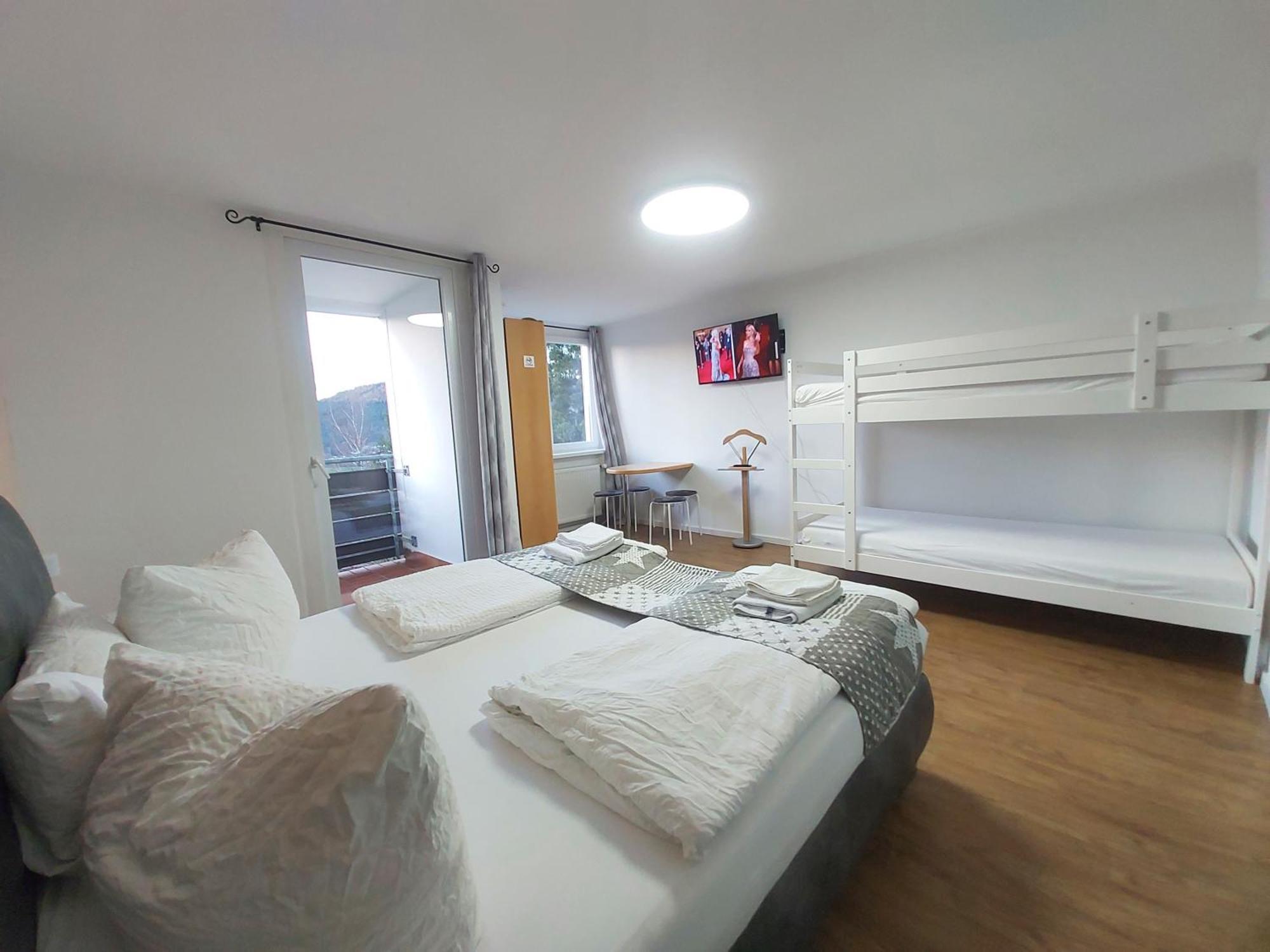 Apartment Mit Pool In